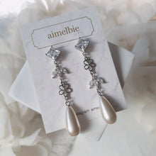 Load image into Gallery viewer, Diamond Floral Princess Earrings - Silver ver. (Jessica Earrings)