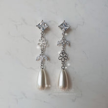 Load image into Gallery viewer, Diamond Floral Princess Earrings - Silver ver. (Jessica Earrings)