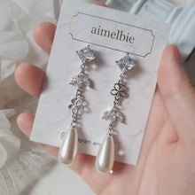 Load image into Gallery viewer, Diamond Floral Princess Earrings - Silver ver. (Jessica Earrings)