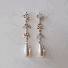 Load image into Gallery viewer, Diamond Floral Princess Earrings - Gold ver. (SNSD Tiffany, Ailee Earrings)