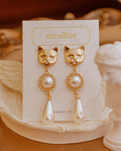 Load image into Gallery viewer, Melbie The Cat Series - The Elegance Earrings (Gold ver.)