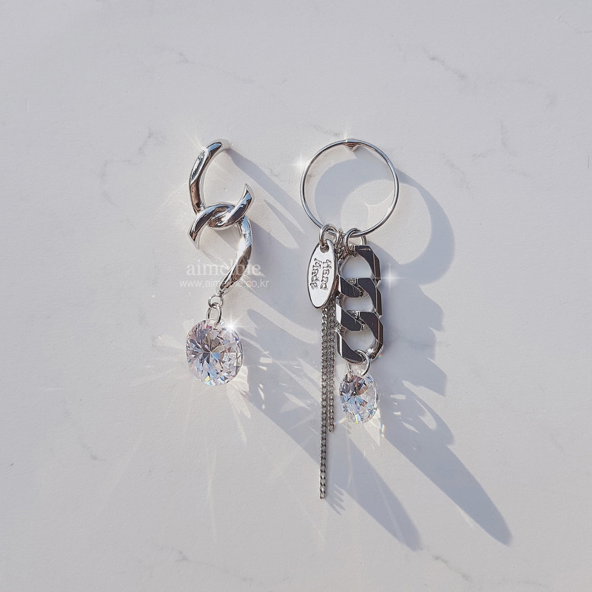 【wingbling】14k Evening Earrings STAYC着用 The 8pm Earring, Single | Catbird