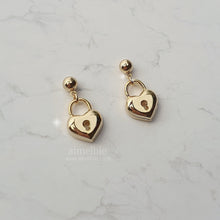 Load image into Gallery viewer, Gold Heart Lock Earrings (Ive Yujin, Ive Rei, Billlie Sheon Earrings)