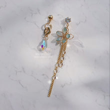 Load image into Gallery viewer, Dreamy Flower Shower Earrings