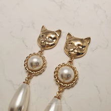 Load image into Gallery viewer, Melbie The Cat Series - The Elegance Earrings (Gold ver.)
