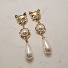 Load image into Gallery viewer, Melbie The Cat Series - The Elegance Earrings (Gold ver.)