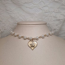 Load image into Gallery viewer, Baby Angel Pearl Choker - Gold ver. (Billlie Tsuki Necklace)