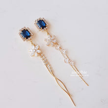 Load image into Gallery viewer, Diamond Petals Earrings - Navy ver. (fromis_9 Nakyung, Weki Meki Rina Earrings)