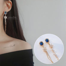 Load image into Gallery viewer, Diamond Petals Earrings - Navy ver. (fromis_9 Nakyung, Weki Meki Rina Earrings)