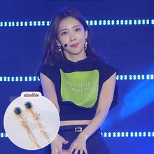 Load image into Gallery viewer, Diamond Petals Earrings - Navy ver. (fromis_9 Nakyung, Weki Meki Rina Earrings)
