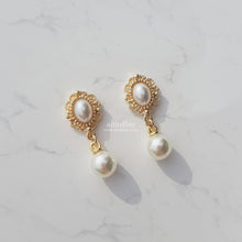 Load image into Gallery viewer, Daily Antique Earrings - Gold ver. (IVE Yujin Earrings)