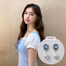 Load image into Gallery viewer, Light Sapphire and Pearl Earrings (ITZY Yuna Earrings)