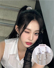 Load image into Gallery viewer, Art Nouveau Moon Earrings (Billlie Tsuki, Park Eunbin, Apink Eunji Earrings)