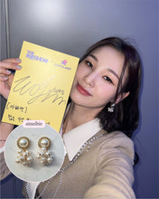 Load image into Gallery viewer, Pearl Bouquet Earrings - Antique ver. (Kep1er Chaehyun Earrings)