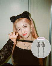 Load image into Gallery viewer, Urban Chic Butterfly Earrings (Kep1er Yeseo, LOONA Yves, Dreamcatcher Yoohyeon, Jiyu Earrings)