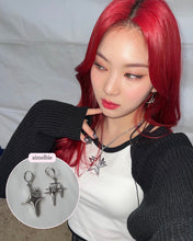 Load image into Gallery viewer, [Aespa Karina Earrings] Sparkle Sparkle Huggies Earrings