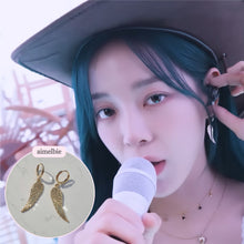 Load image into Gallery viewer, [Kim Sejeong Earrings] Gold Wing Huggies Earrings