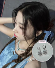 Load image into Gallery viewer, [Aespa Giselle, Kep1er Chaehyun Earrings] Diamond Petals Huggies Earrings - Silver