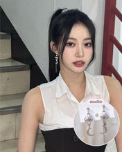 Load image into Gallery viewer, Art Nouveau Moon Earrings (Billlie Tsuki, Park Eunbin, Apink Eunji Earrings)