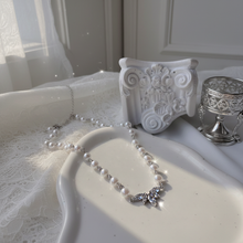 Load image into Gallery viewer, [Jo Yuri Necklace] Heavenly Crystal Pearl Choker Necklace - Silver Color