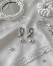 Load image into Gallery viewer, [IVE Wonyoung Earrings] Daily Silver Ribbon Earrings