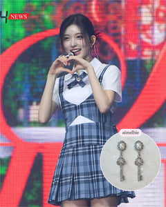 [IVE Gaeul Earrings] Antique Classic Key Earrings - Silver