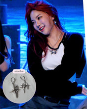 Load image into Gallery viewer, [Aespa Karina Earrings] Sparkle Sparkle Huggies Earrings