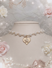 Load image into Gallery viewer, Baby Angel Pearl Choker - Gold Color. (Billlie Tsuki Necklace)