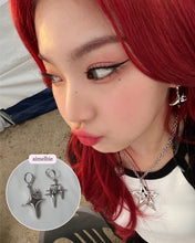 Load image into Gallery viewer, [Aespa Karina Earrings] Sparkle Sparkle Huggies Earrings