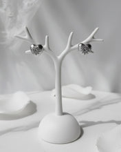 Load image into Gallery viewer, [NMIXX Kyujin Earrings] Supernova Heart Earrings - Silver Color