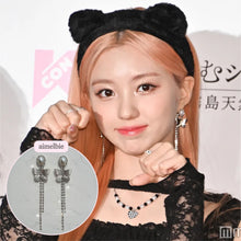 Load image into Gallery viewer, Urban Chic Butterfly Earrings (Kep1er Yeseo, LOONA Yves, Dreamcatcher Yoohyeon, Jiyu Earrings)