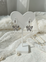 Load image into Gallery viewer, [ITZY Yuna Earrings] The Little Butterfly Huggies Earrings