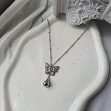 Load image into Gallery viewer, Metal Drop Butterfly Necklace