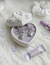 Load image into Gallery viewer, [NMIXX Jiwoo Earrings] Vintage Silver Heart Earrings