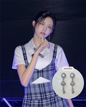 Load image into Gallery viewer, [IVE Gaeul Earrings] Antique Classic Key Earrings - Silver