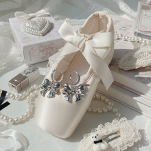 Load image into Gallery viewer, [Hearts2Hearts Ana Earrings] Adorable Ribbon Huggies Earrings - Silver