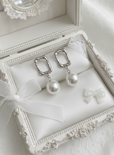 Load image into Gallery viewer, [Aespa Winter Earrings] Judy Earrings - Silver