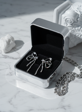 Load image into Gallery viewer, [Aespa Winter, NingNing Earrings] Metalic Liquid Ribbon Earrings - Silver Color