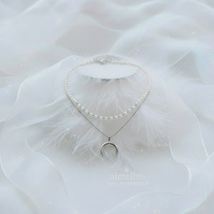 Upside Down Crescent Moon Pearl Layered Necklace - Silver (KISS OF LIFE Belle Necklace)
