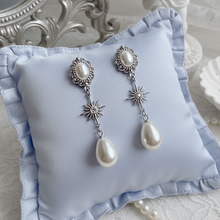 Load image into Gallery viewer, [IU, Kim Sejeong Earrings] Minerva Earrings - Silver version