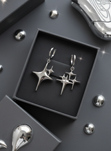 Load image into Gallery viewer, [Aespa Karina, IVE Gaeul Earrings] Sparkle Sparkle Huggies Earrings