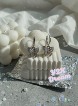 Load image into Gallery viewer, [ITZY Yuna Earrings] The Little Butterfly Huggies Earrings