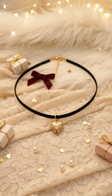 Load image into Gallery viewer, [Suzy from 'Doona!', IVE Yujin choker] Vintage Heart Locket Choker