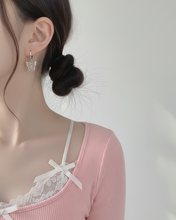 Load image into Gallery viewer, [ITZY Yuna Earrings] The Little Butterfly Huggies Earrings
