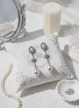 Load image into Gallery viewer, [IU, Kim Sejeong Earrings] Minerva Earrings - Silver version