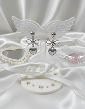Load image into Gallery viewer, [NMIXX Jiwoo Earrings] Vintage Silver Heart Earrings