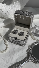 Load image into Gallery viewer, [IVE Yujin Earrings] Metal Rose Earrings - Silver Color