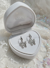 Load image into Gallery viewer, [ITZY Yuna Earrings] The Little Butterfly Huggies Earrings