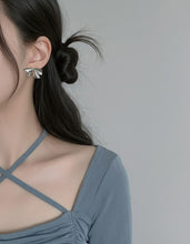Load image into Gallery viewer, [Aespa NingNing Earrings] Jane Ribbon Earrings - Silver Color