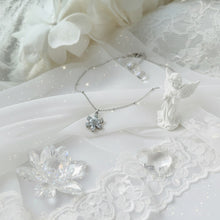Load image into Gallery viewer, Diamond Petals Semi-Choker Necklace - Silver (VIVIZ Eunha Necklace)